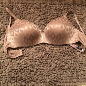 IPEX bra by Victoria’s Secret 40D